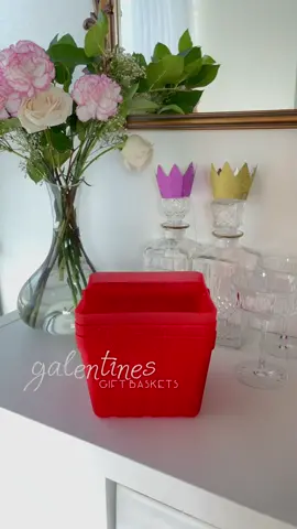 if ur my besties u didn’t see this hehee 💞 #galentinesday #galentine #galentines #ValentinesDay #valentinesgiftideas #valentinesbasket #vdaygift