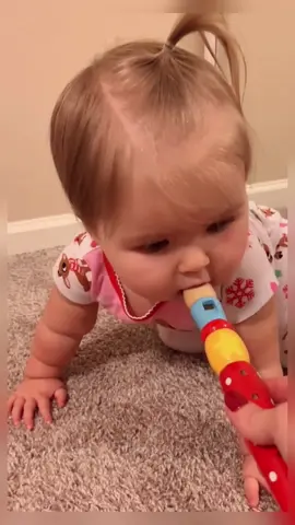 So cute 🥰 so good 😊 #baby #cutebaby #babiesoftiktok #funnybabyvideos #goodjob #babygirls #heccei #foryoupage