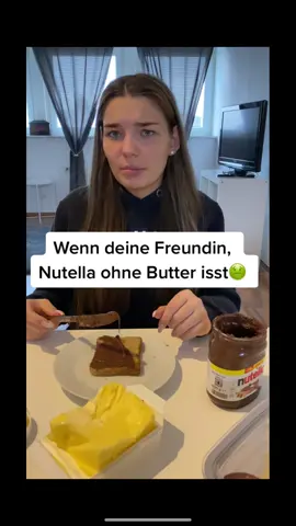 Was sagt ihr, Nutella mit oder ohne Butter?🥵 #nutella#fyp #foryou #foryoupage #fypシ #viral #viralvideo #goviral #goviraltiktok #nehmtesmithumor #couplecomedy #funnyvideos #typischfrau #typischmann
