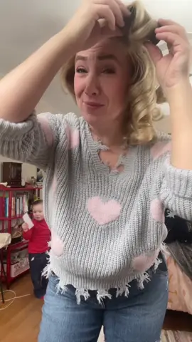 GRWM #GRWM #ValentinesDay #curledhair #hairrollers #pregnant #anotherday