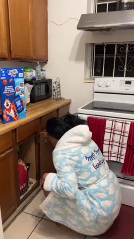 Cuando estoy haciendo Dieta y lo único que como es confley 😂😂😂😂😅😅