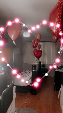My valentines surprise ❤️🥰🥀🌹#knowyourworth #dontsettleforless #happyvalentinesday #spoiledwifecheck #fyp #viral #romantic #roses @haroldhernandez25