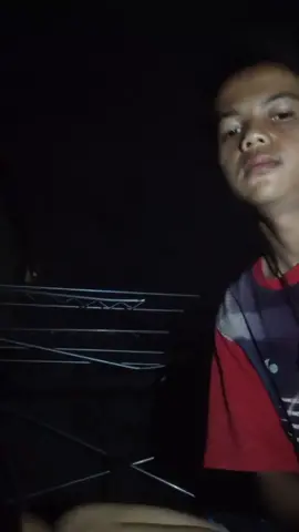 malam yang sepi enak nya ngegalau🤣