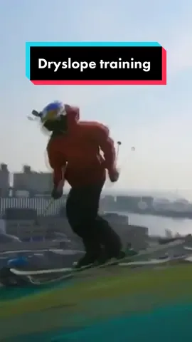 Skiers who don’t have access to big mountains use dryslope, which is basically astroturf, to train. 😳 #WinterOlympics #Olympics #Skiing