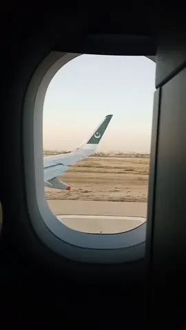 Plane ✈️ Taking off From Inside Sound | Plane Travel Vlog #jonivlogs #jonidubaivlogs #goingtodubai #karachiairpot @jonidubaivlogs