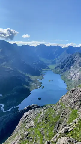 Who has hiked here? 🏴󠁧󠁢󠁳󠁣󠁴󠁿 #Scotland #Hiking #ukhiking #scotlandhiking