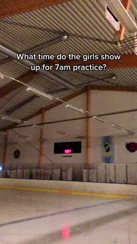 What time would you show up for 7am practice? 🤪✨ #hockey #morningpractice #athletes