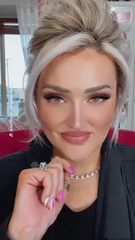 I can hear my husbands #eyeroll from here 🤣 #SephoraLipLooks #funny #humor #couplecomedy #makeupbyallieann #fyp #fypシ #husbandwife #marriage #married