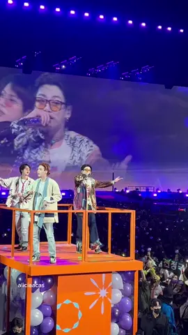 THE WAY HE CAUGHT THE ROSE <3 #kpopfyp #bts #btsarmy #방탄소년단 #btsconcert