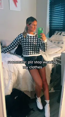@ryleehinkle u just have the best closet that’s all ;)