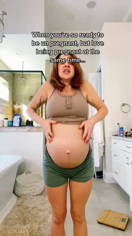 How much longer is this going to last?! 😭😭. #9monthspregnant #MakeItGucci #ShowUsYourDrawers