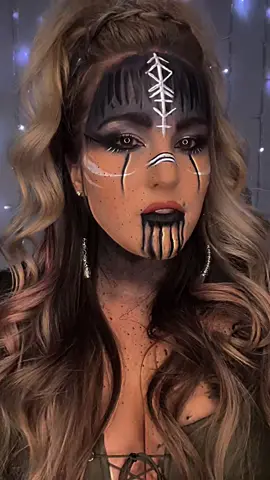 With the right motivation ⚔️🖤 #vikings #vikingmakeup #viral #humor