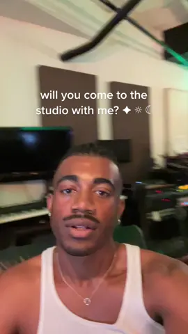 showing you a bit of my process with @HOUNDTRACK #recordingstudio #songwritersoftiktok #chillhouse #recordingsession