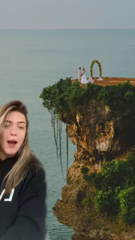 Pls someone get married on the cliff thx #bali #wedding #greenscreen