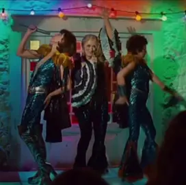 crying #mammamia #donnasheridan #sophiesheridan #merylstreep #amandaseyfried #slippingthroughmyfingers #abba #foryou #fyp #edit #mammamiaedit #Summer