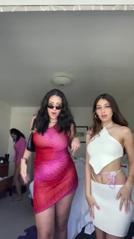 Day 3 wit mi amor @jahanarabokhari7 #vacation #getreadywithme #miamioutfits #marinaandthediamonds #imetaboy