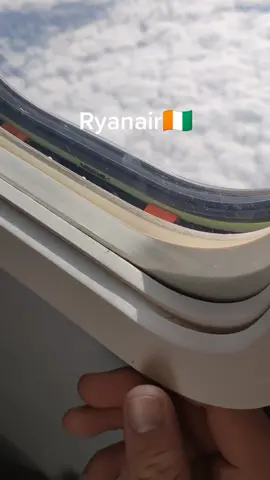 Hahaha Ryanair🇨🇮 #italy #ryanair #milan #dublin #ireland #aircraft #ryanair #window #plane @ryanair