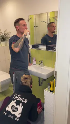 Wenn sie🍆berührt 😎😉😂#sveniundnicki #unterhaltung #lustigeclips #couplecomedy #paarcomedy #männerundfrauen #viraltiktok #fyp #team_saarland#😂