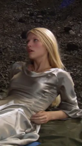 Claire Danes in Stardust (2007) 💫 #stardust #clairedanes #yvaine #2000smovies