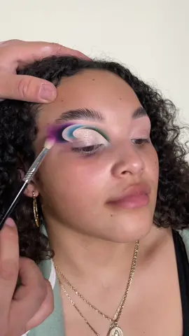 Step by step tutorial ❤️ inspo: @plmakeupacademy ✨ #MaiselChallenge #CorollaCrossStep #mami #tutorial #beckyg #makeupbygilly #fyp #art #foryoypage