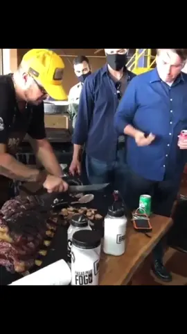 O homi gosta de carne, hein! Kkkkk #bolsonaro2022 #fy #flaviobolsonaro #bolsonaropresidente