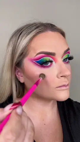 Finally a colorful eye tutorial!! #makeup #beauty #foryou #fyp