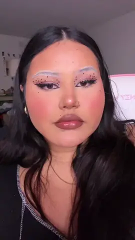 🧍🏻‍♀️
