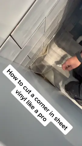 How to cut a corner like a pro #5minutecrafts #flooring #carpet #homeimprovement #DIY #diyproject #fyp #PepsiApplePieChallenge