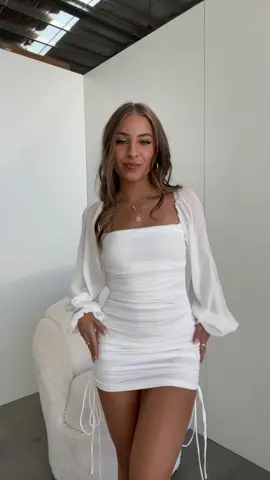 Can we have a moment for this dress @rubyyydoobyy #thatssofetchau #OOTD #treatyourself #styling #euphoria #whitedress