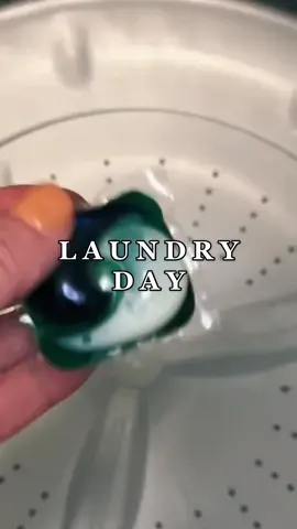 I can’t decide if the lint pull or stain removal is more #satisfying 🤌🏼 🧺 #laundrytok #laundryday #laundrytiktok #laundryasmr #cleaningmotivation