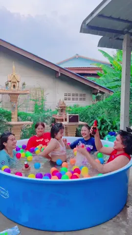 สวัสดีหน้าร้อน ไอ้ทิวชวนแม่ยายแช่น้ำ🙏😍💦🛀#เด็กพิจิตร #คู่รักสายฮา #ถะโหล่โถ่ดาก