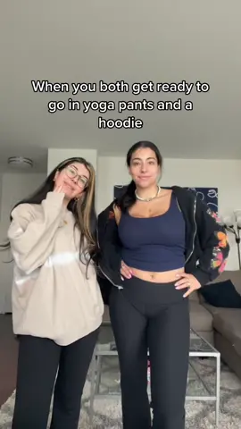 I mean… it’s comfy #yogapants #shelookslikeeveryotherb #comfortoutfit #fypシ