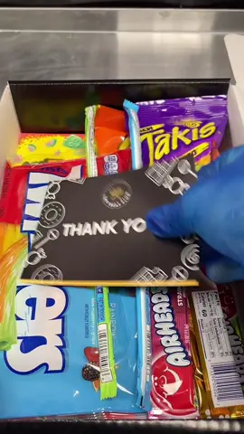 Pack a American Candy Box with us🍬