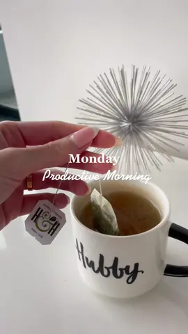 Happy Monday🤍 #morningroutine #productivemorningroutine #goals #gym #SelfCare #fyp #aesthetic #routine #makeup #skincare