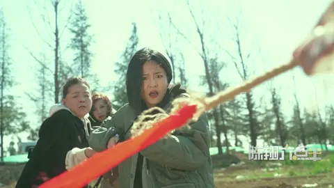 In this tug-of-war of love, what can I do to become the ultimate winner?在爱情的这场拔河赛里，怎么做才能成为最终赢家？#陳翔六點半