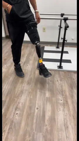 Chris came in to our Columbia office today to get his new knee! Capital hydraulic knee is one of the newest on the market-#fyp#aopi #prosthetics