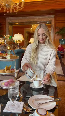 Afternoon tea ☕️ #parisianstyle #parisianaesthetic #parisiangirl #coffeeoutfit #afternoontea