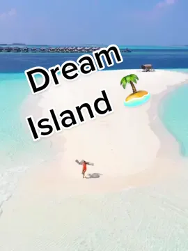 Dream island 🏝 it’s was just me there in the middle of Indian Ocean 🌊 @hurawalhimaldives #maldives #maldivesislands #visitmaldives #hurawalhi #dronevideo