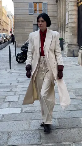 this is a steinberg fan page now 🤣🤣 the best one #parisfashionweek #fashion #steinberg #sophiasteinberg #louisvuitton #StreetStyle #alot #iconic #foryou #fyp #fashionicon