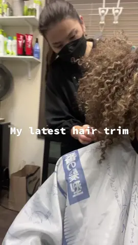 My latest hair trim with @Hair_By_Osy keeping my trimmings up every few months for healthy curls #devacut #curlyhair #naturalhairtiktok #devacutdc #hairtiktok