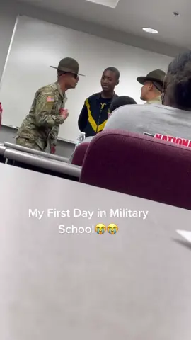 Would yall join the army ?😂 #fyp #fypシ