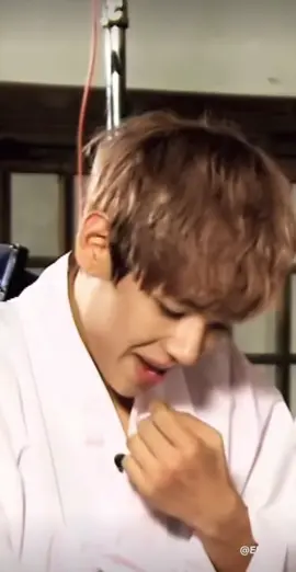 Taehyung first kiss 💋 by jhope 🤣💜 #kimtaehyung_v #junghoseok #taehyung #jhopeeeeee #vhope #fyp