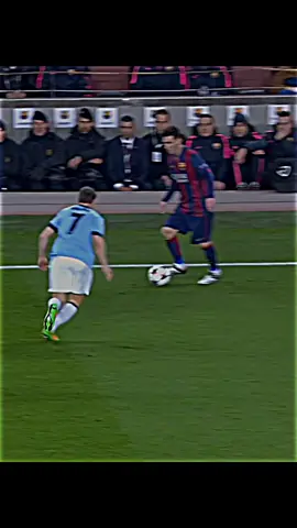 Messi's best nutmeg ever?🥶🥶🥶 #messi #leomessi #barcelona