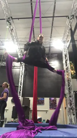 We got some circus stuff yes I do this yes I love it!!! If anyone else sees this and can do it please tag me!!!!! #circus #circuslife #circuschallenge #circusartist #silks #aerialsilks #aerialist #aerialistsoftiktok #smallaccount #fyp #foryoupageofficiall #foryoupage