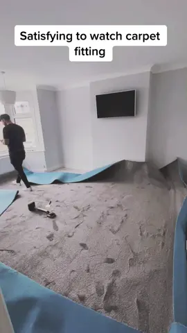 CARPET FITTING #5minutecrafts #HOW #flooring  #carpet #vinyl #homeimprovement #DIY #diyproject #fyp #woodfloor