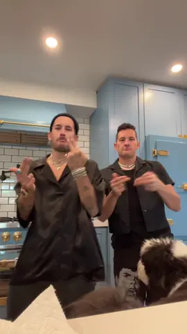 Traje a Mau y Ricky #trend