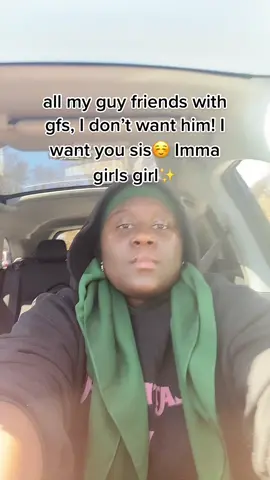 I swear we’re just friends😭 I’m celibate so I just want girlfriends🤪