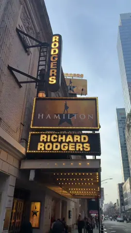 Broadway Job ⭐️ #hamilton #musicaltheatre #linmanuelmiranda #alexanderhamliton #broadway #musicals #theatre #theatrekid #myshot #hamiltonmusical #history #satisfied #schylersisters #nyc #tonyawards #youllbeback #historyhasitseyesonyou  @Hamilton #andpeggy