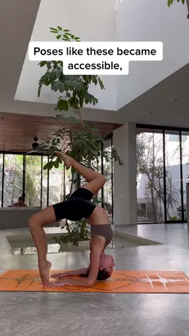 Heart openers are my second fav 💛 #yogatips #openshoulders #yogatiktok
