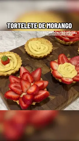VEJA O VÍDEO NA VELOCIDADE NORMAL E DETALHADO NO LINK QUE ESTÁ NA MINHA BIO. #receitas #torta  #tortelete    #torteletedemorango #empada